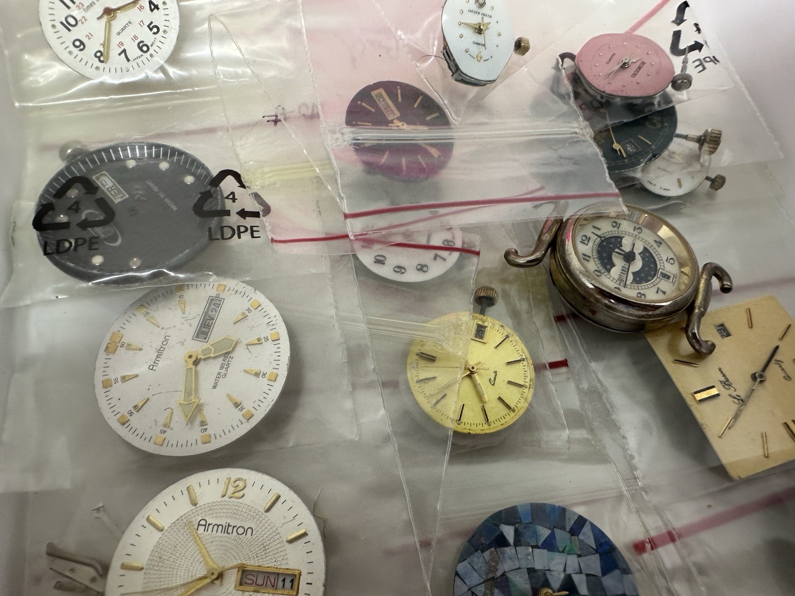 LOT 34 HATTORI MIYOTA Quartz WATCH MOVEMENTS Some Run Parts Repair Crafts