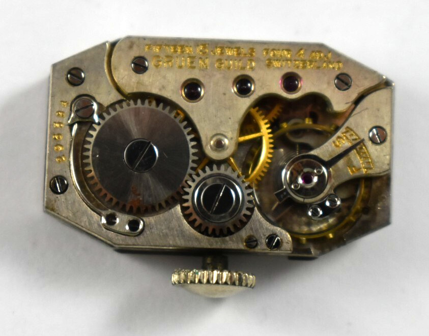 Vintage Gruen Guild Manual Wind 15J 153 Wrist Watch Movement lot.t