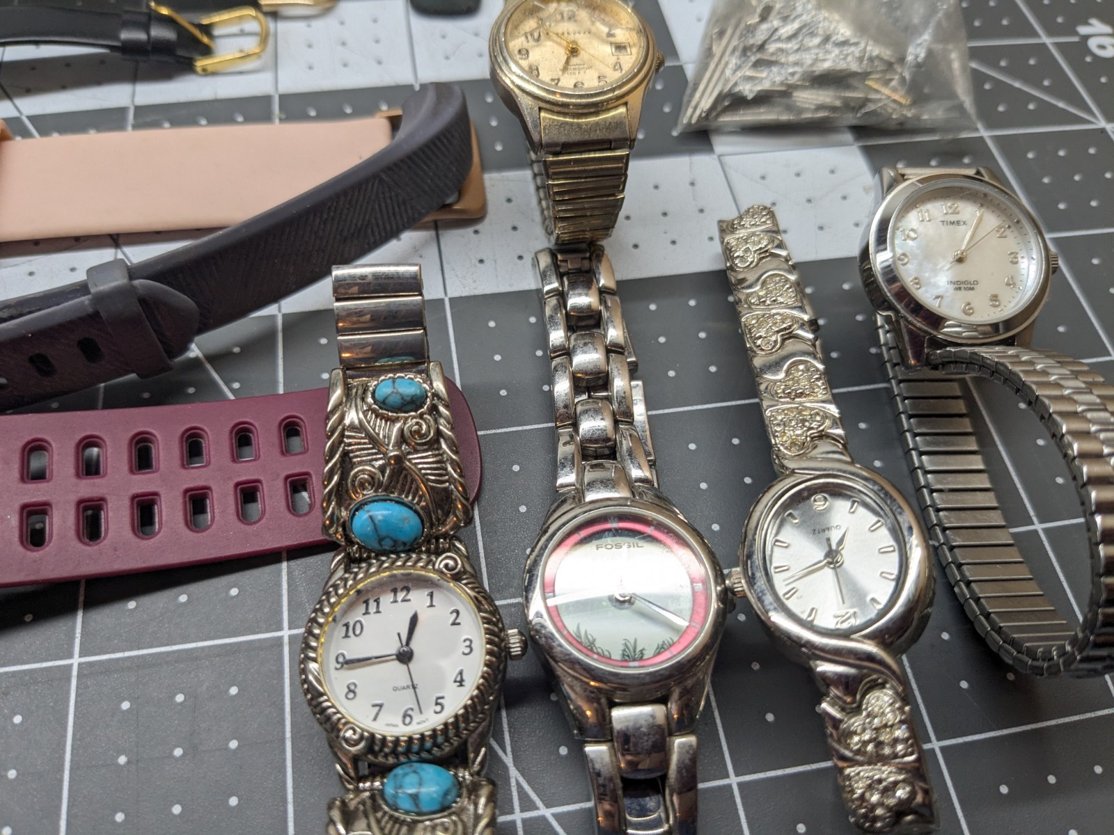 Bulk Watch Lot Timex,Fossil,Quartz Movements 25 Watches + Accessories