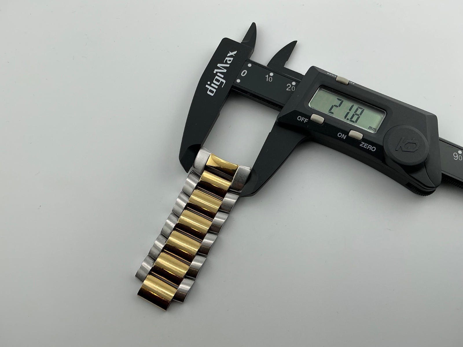 Men’s Movado 14.1.19.1389 Partial Band two tone 14 1 19 1389 READ DESCRIPTION