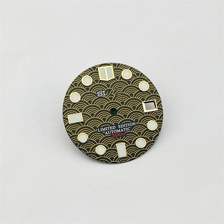 28.5mm Fish Scales Watch Dial Green Luminous Date Fit Nh35 4R35 Movement