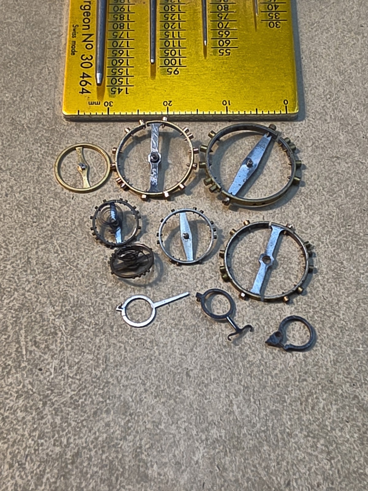 Lot Of Mixed American Pocket Watch & Bracelet Watch Balance Wheels Parts Spares