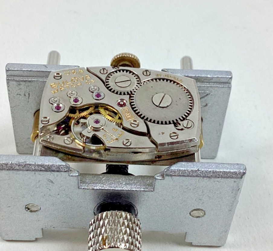 Vintage Bulova Tank 21 Jewel 7AK Movement Runs Spare Part Repair READ