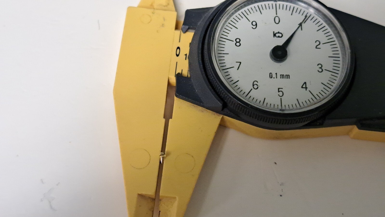 Vis de Fond 95 x 420 Watch screw for Repair GOLD 103L 6HR 2PERORDER