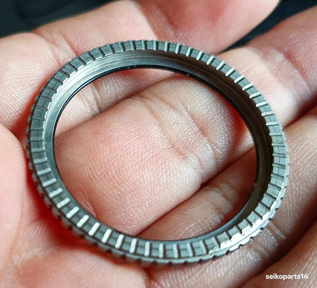 GENUINE SEIKO BLACK ROTATING BEZEL RING INSERT SEIKO 7A28-7040 7A28-7049