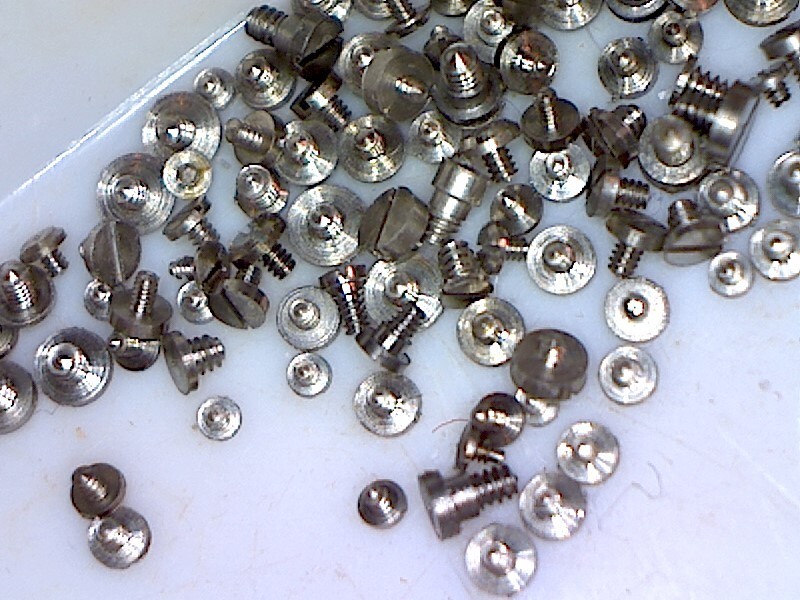 CLICK SCREWS Assorted 144 Pieces