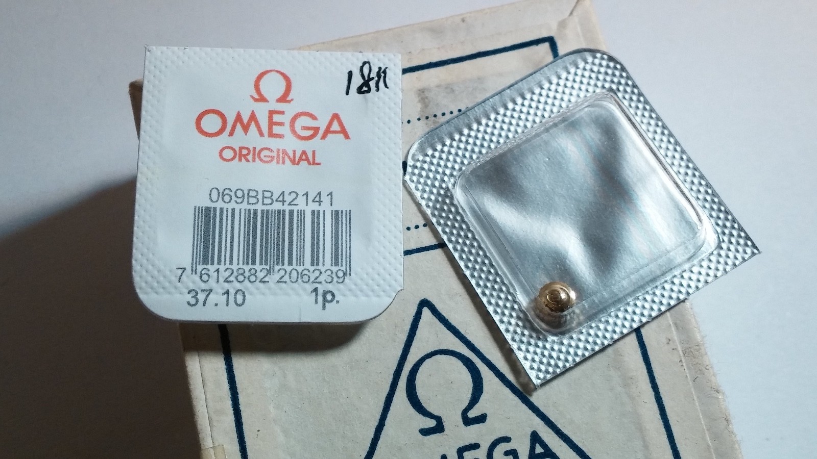 Omega crown 18k yellow solid gold 069BB42141 new sealed