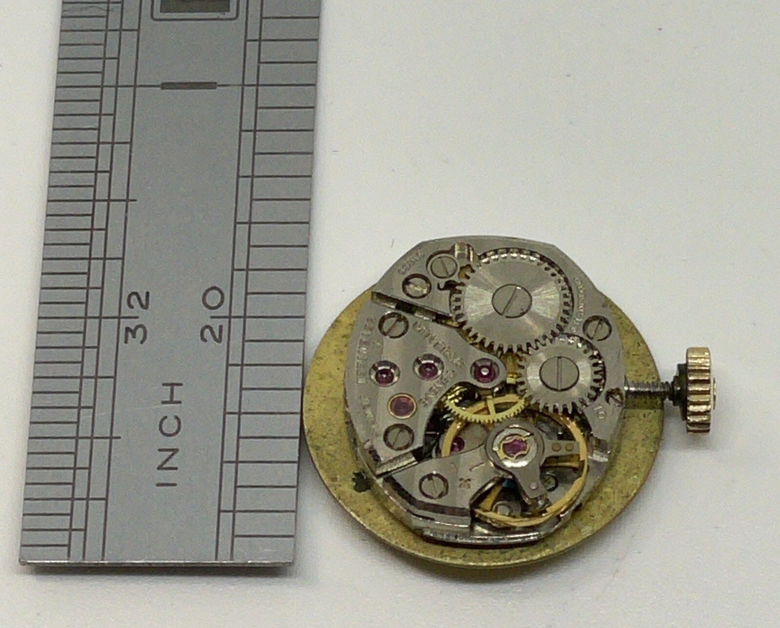 UNIVERSAL GENEVE MOVEMENT 17 Jewels Swiss Runs