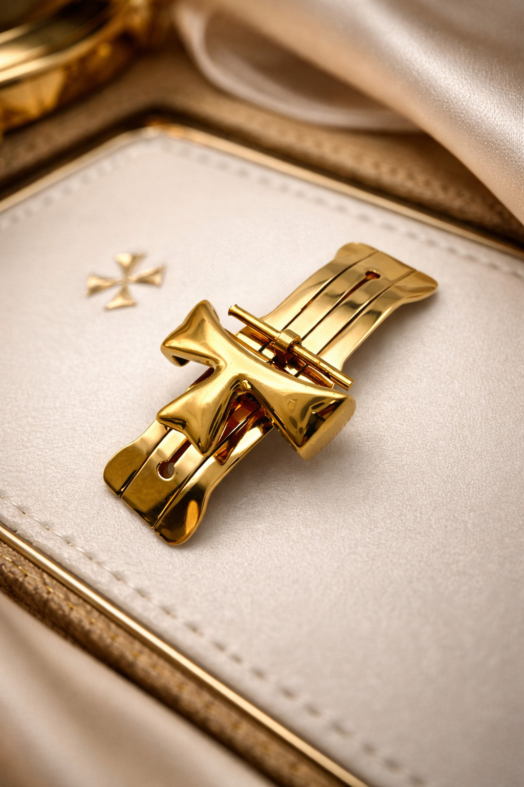 VACHERON CONSTANTIN 18K Yellow Gold Deployant/Deployment Buckle 16mm MINT