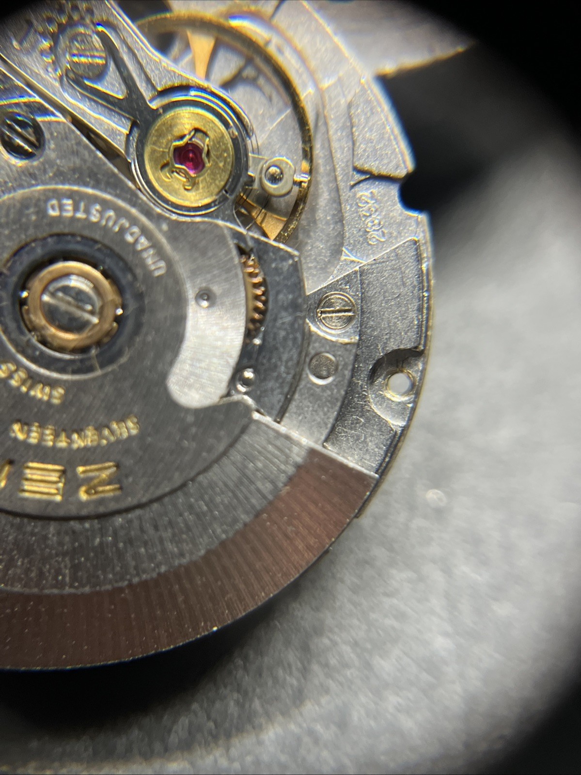 Zenith ETA Cal. 2832 Automatic Movement (015)