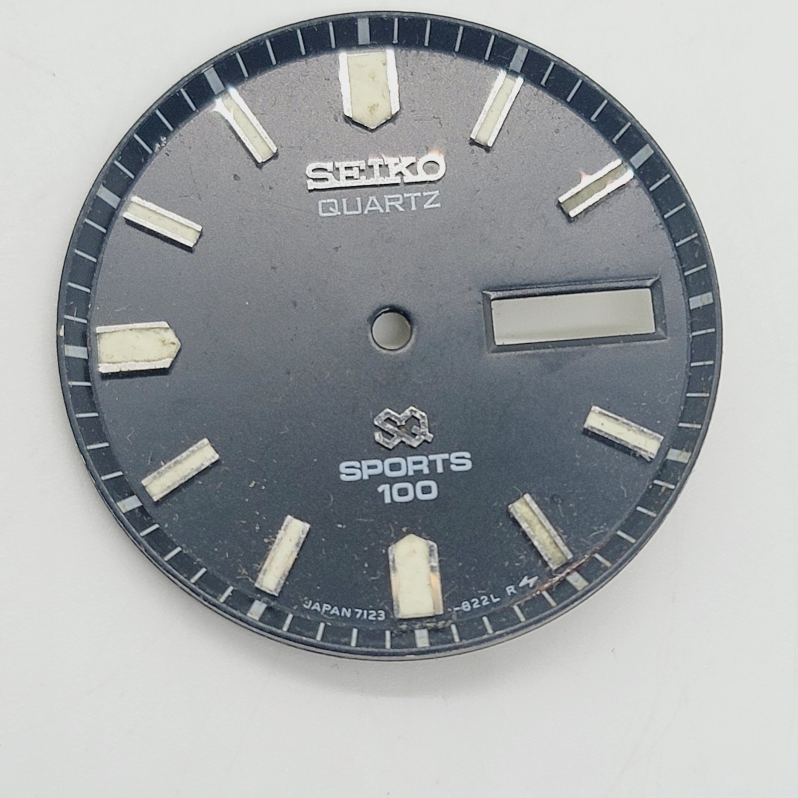 Genuine Seiko Quartz Sport Black 28.5m Dial 7123-8210, 822L