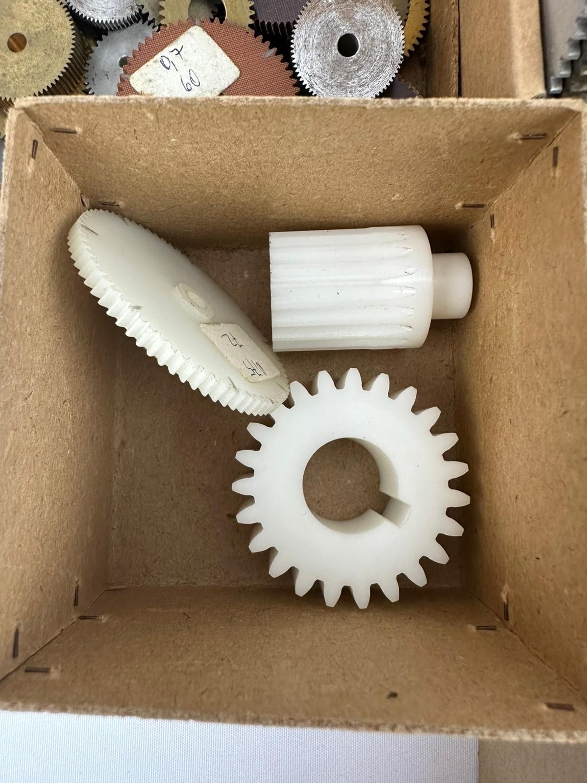 Large Lot Precision Gears – Brass & Steel Watchmaker / Clockmaker Parts 14-15kg