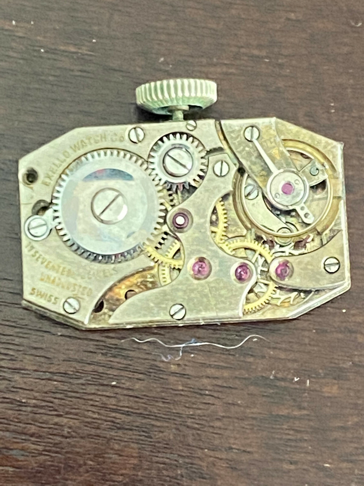 VINTAGE EXELLO WATCH CO. SWISS WRIST WATCH MOVEMENT , RUNNING