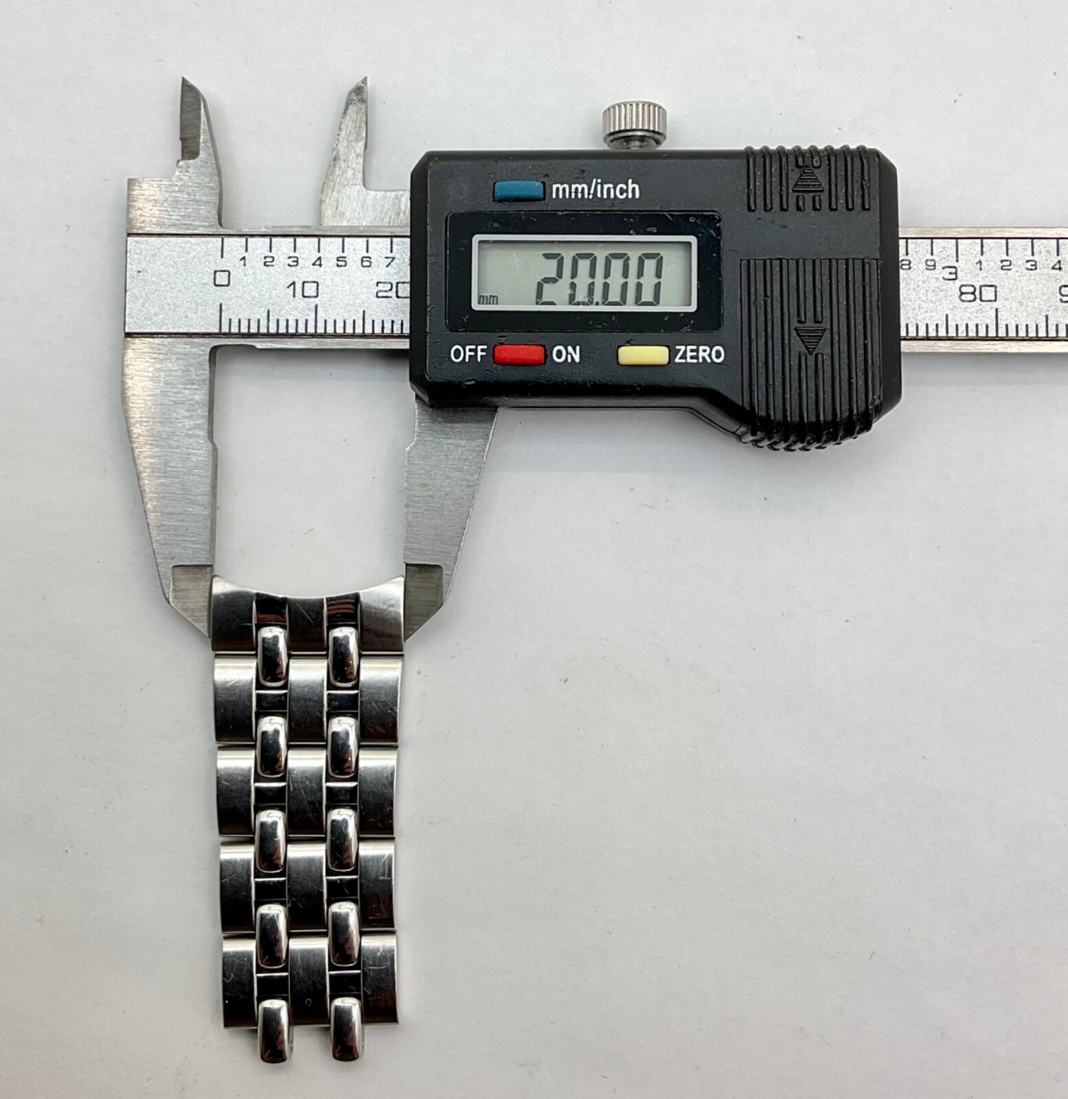 Raymond Weil 5590 Stainless Steel CONTINUOUS Partial Band