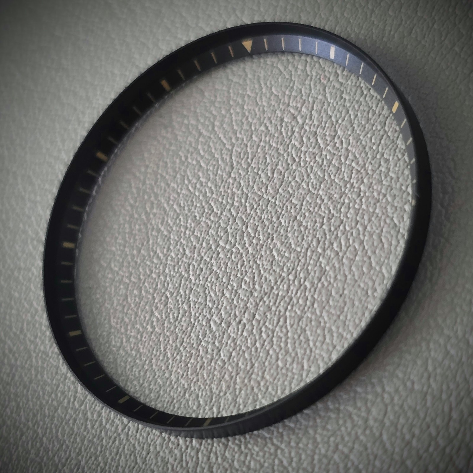 SEIKO Chapter Ring SKX007 / ANGLED MIN Black + Gold