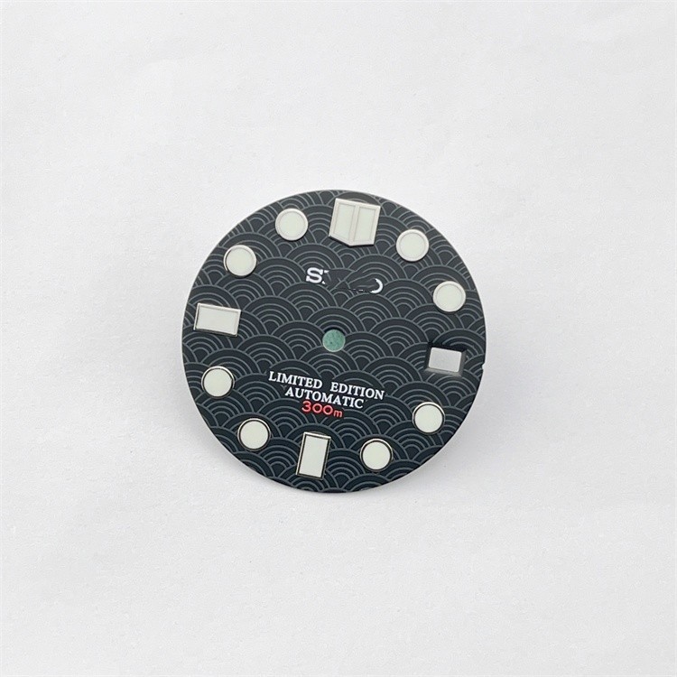 28.5mm Fish Scales Watch Dial Green Luminous Date Fit Nh35 4R35 Movement