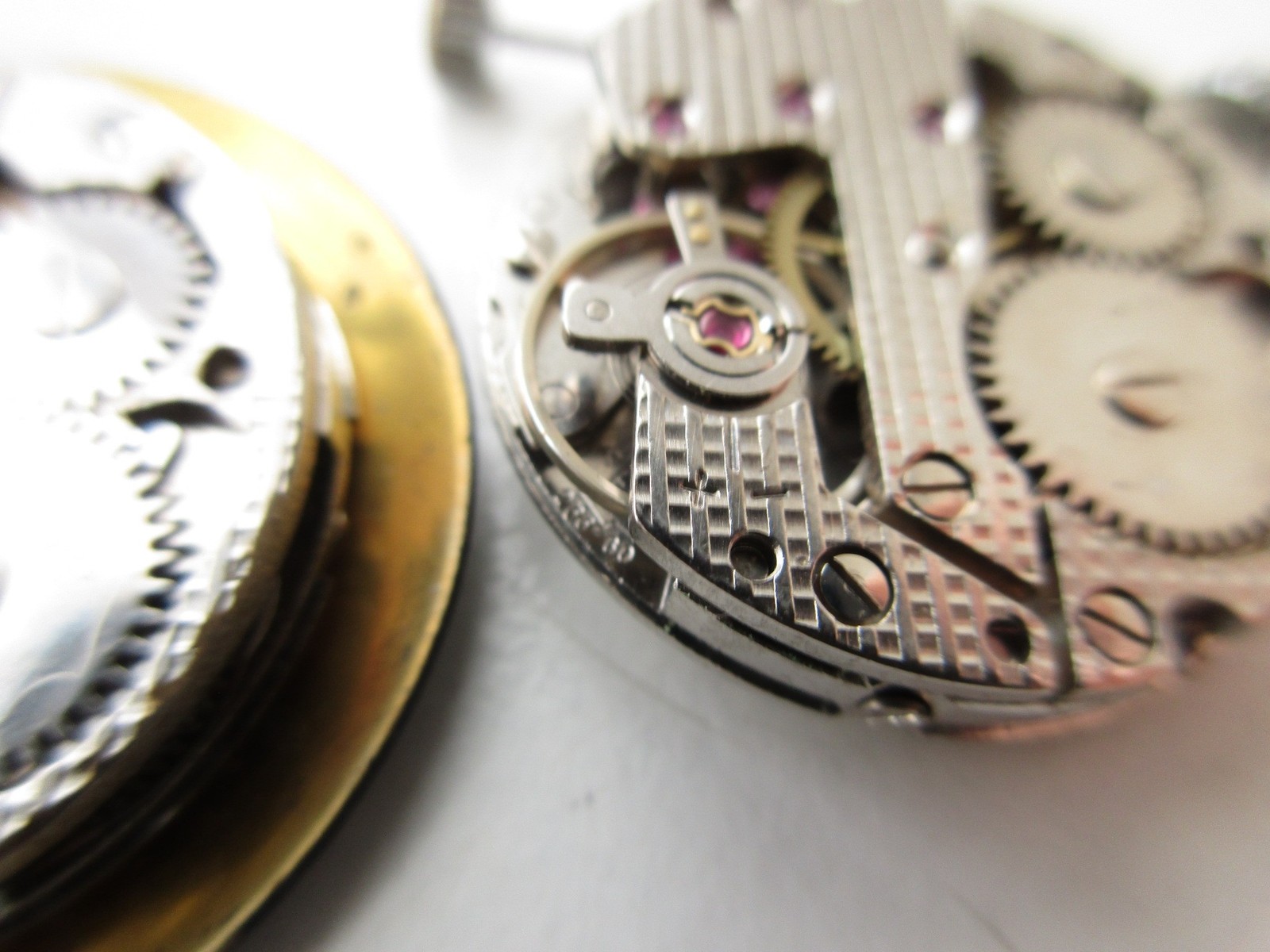 FE France Ebauche cal. 233-60 vintage watch movements (2 pcs) – running