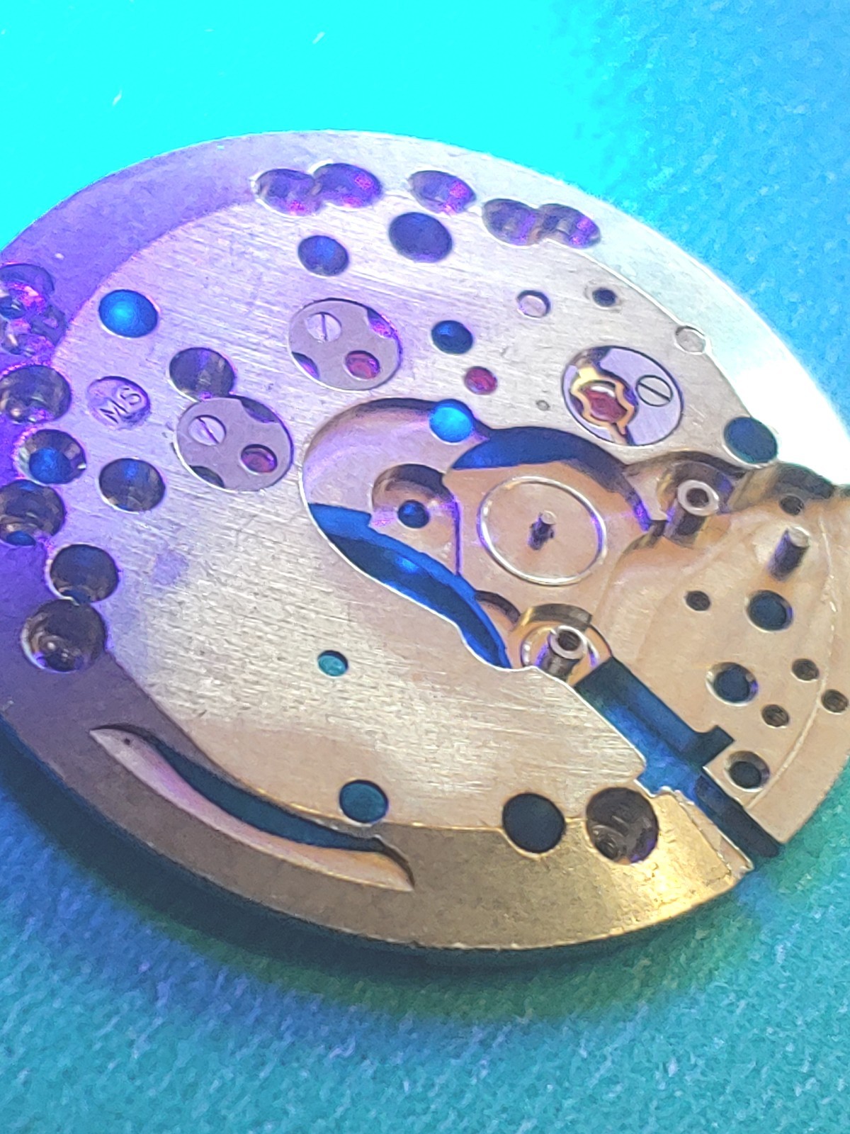 AS Cal. #1187/94 Base Plate, Minute Wheel And Bridge. Screws, Inca Jewel & Clip