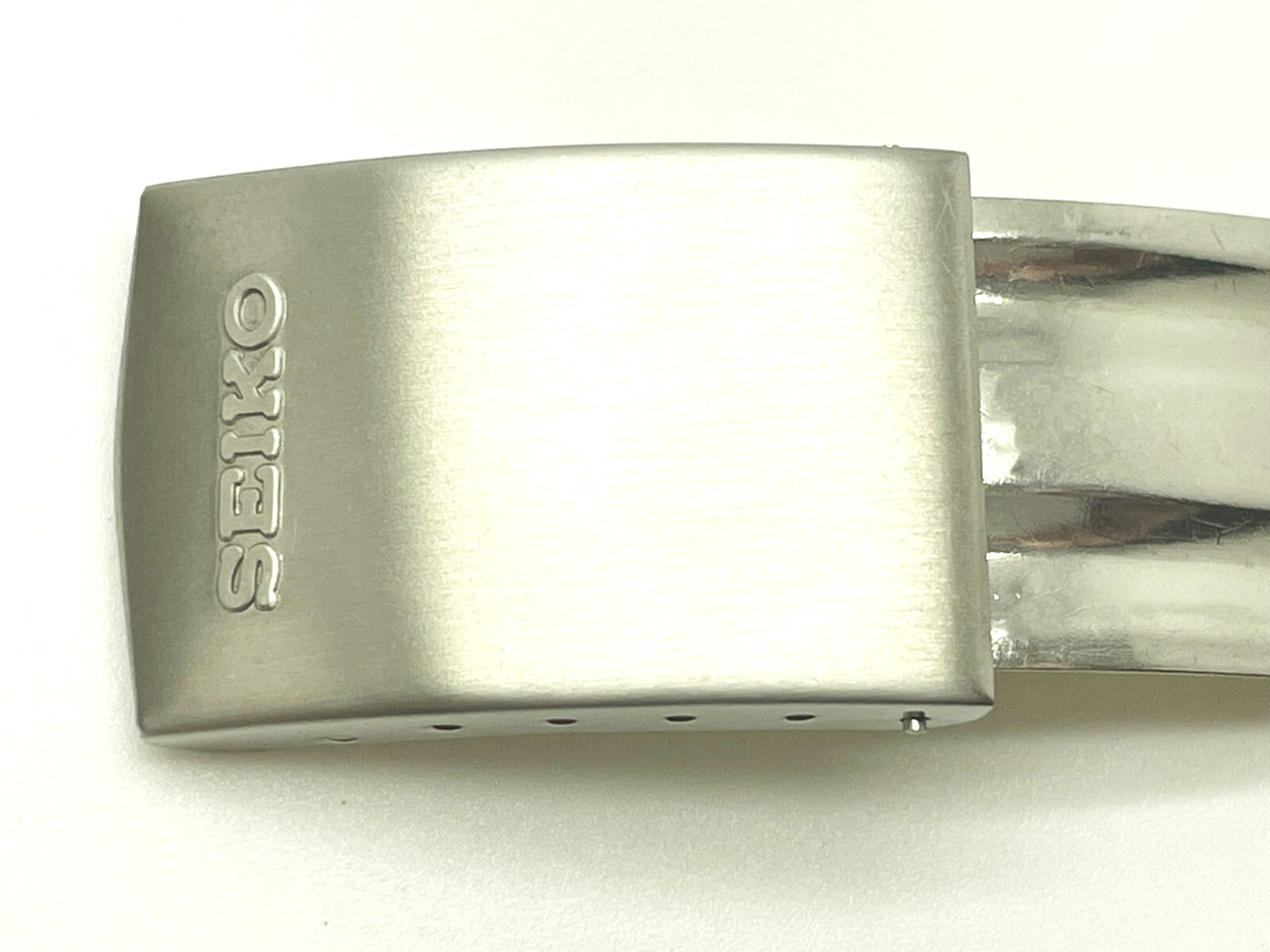 PRE-OWNED WATCH PARTS SEIKO BUCKLE 18MM MEN’S STAINLESS STEEL 439-18