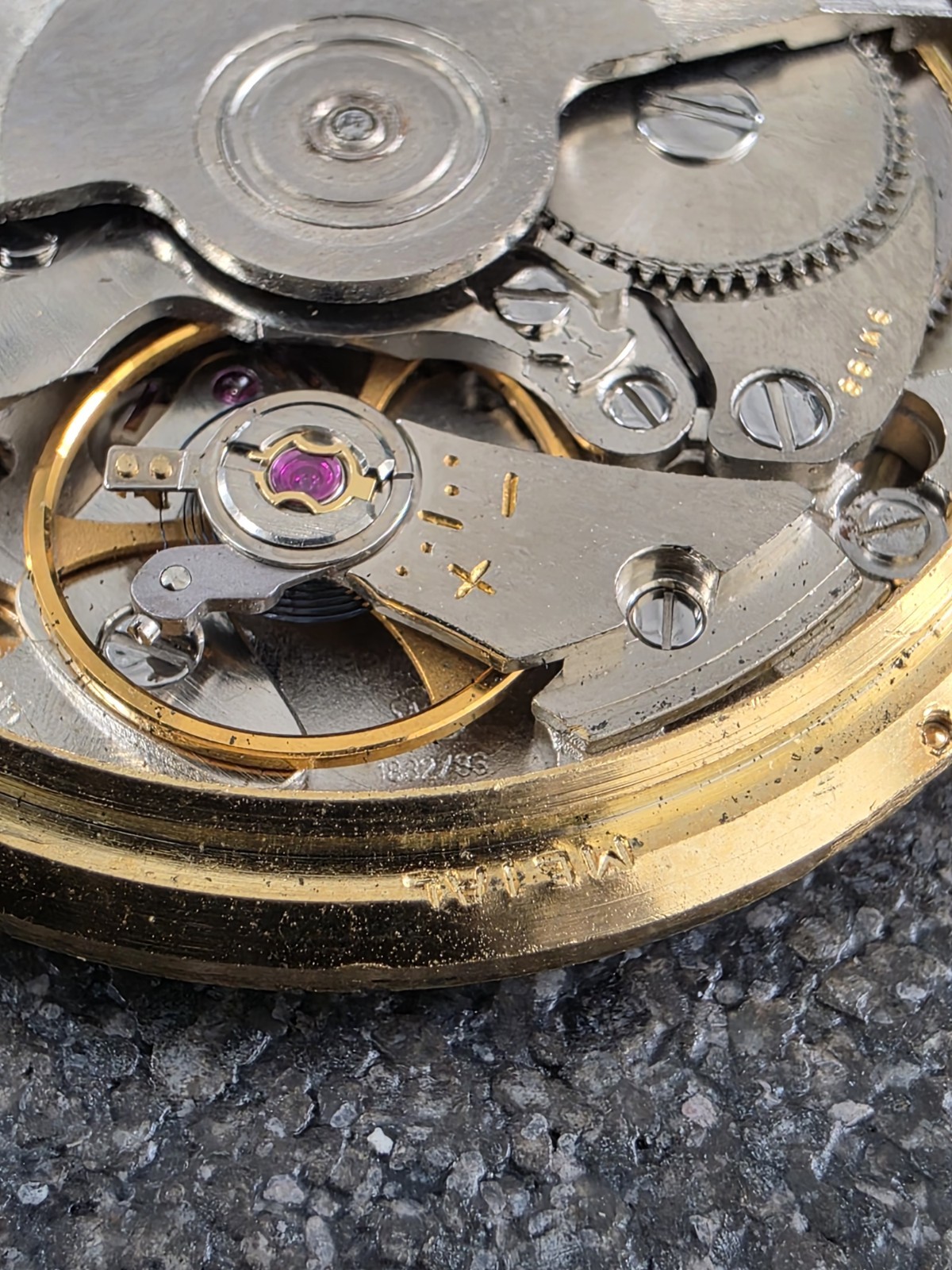 AS 1882/83 – 25 Jewel Automatic Movement