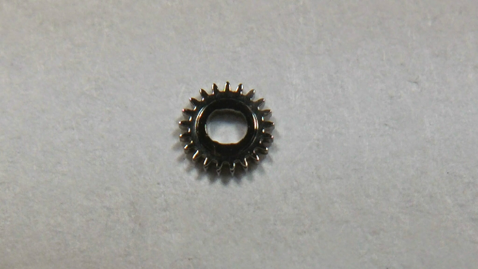 Rolex WATCH PARTS – Used Rolex 3135 pinion for oscillating weight 550