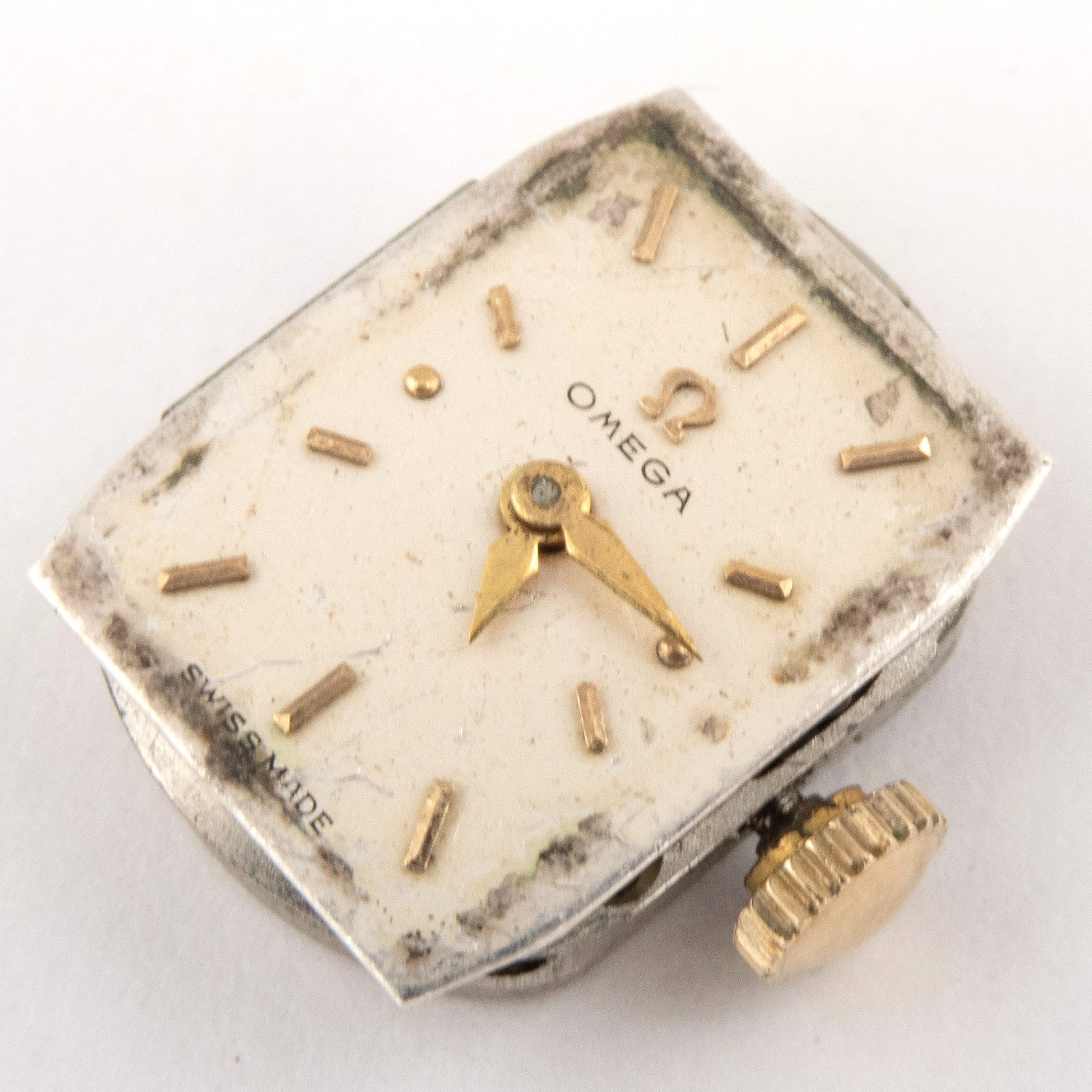 Vintage Omega 11.5 x 15.5 x 4.8 mm 17-Jewel Wristwatch Movement, Keeps Time