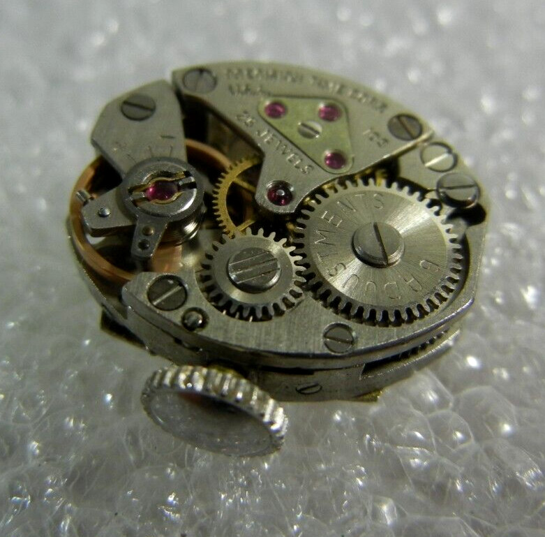 Vintage PRECISION TIME CORP. 25 Jewel Hilton Manual Ladies Watch Movement