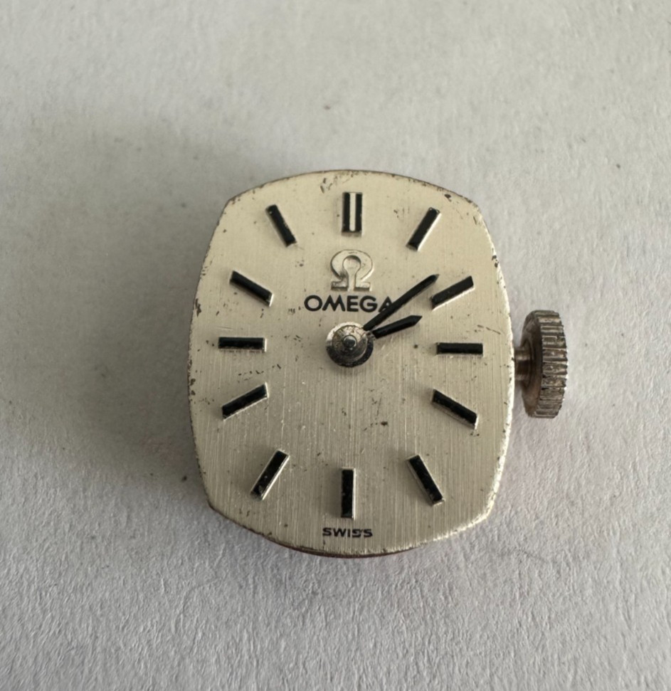 VINTAGE LADIES OMEGA WRISTWATCH MOVEMENT CAL. AS976 KEEPING TIME 17 JEWEL