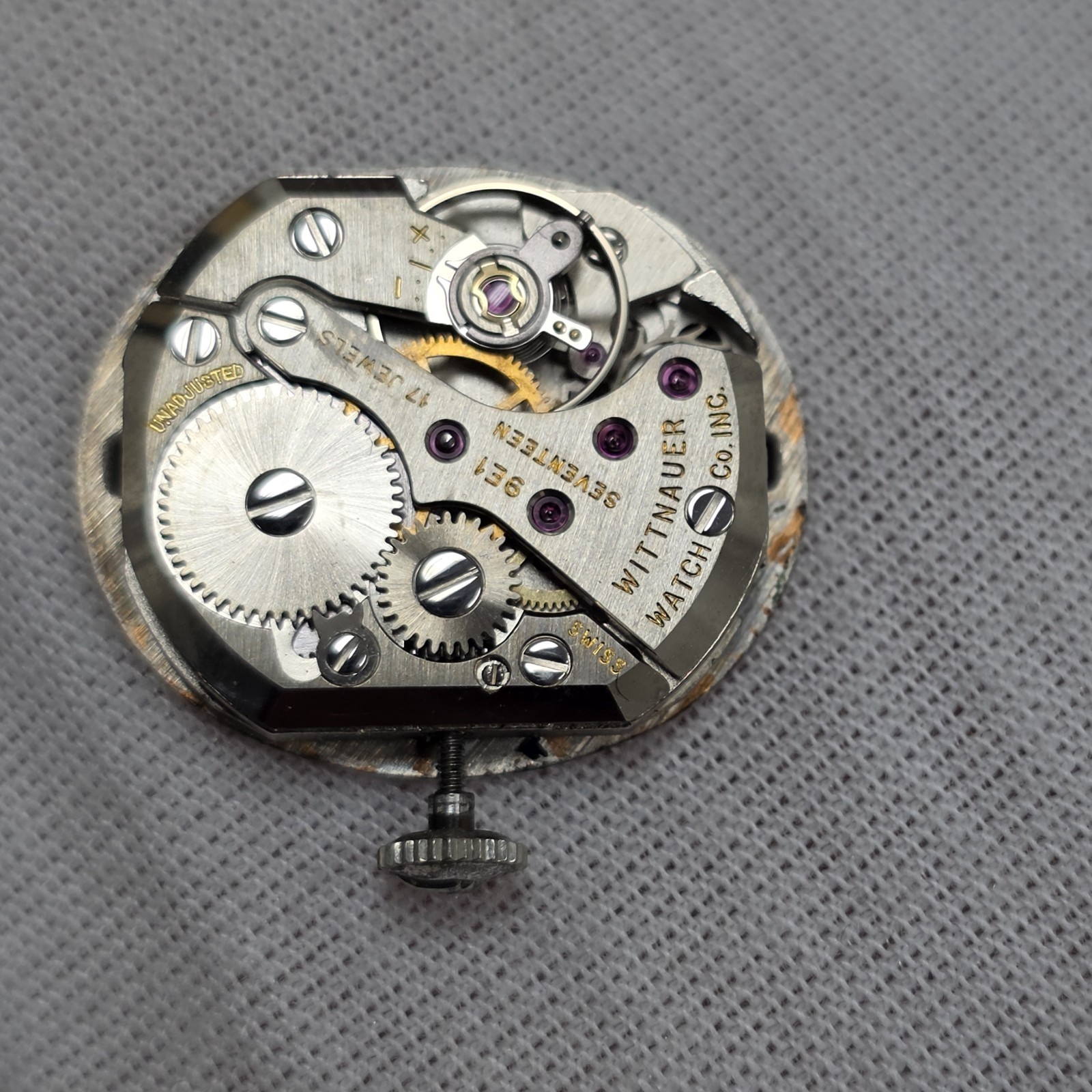 Wittnauer 9E1 Watch Movement Swiss 17 Jewel Mechanical Wind Up Good Balance