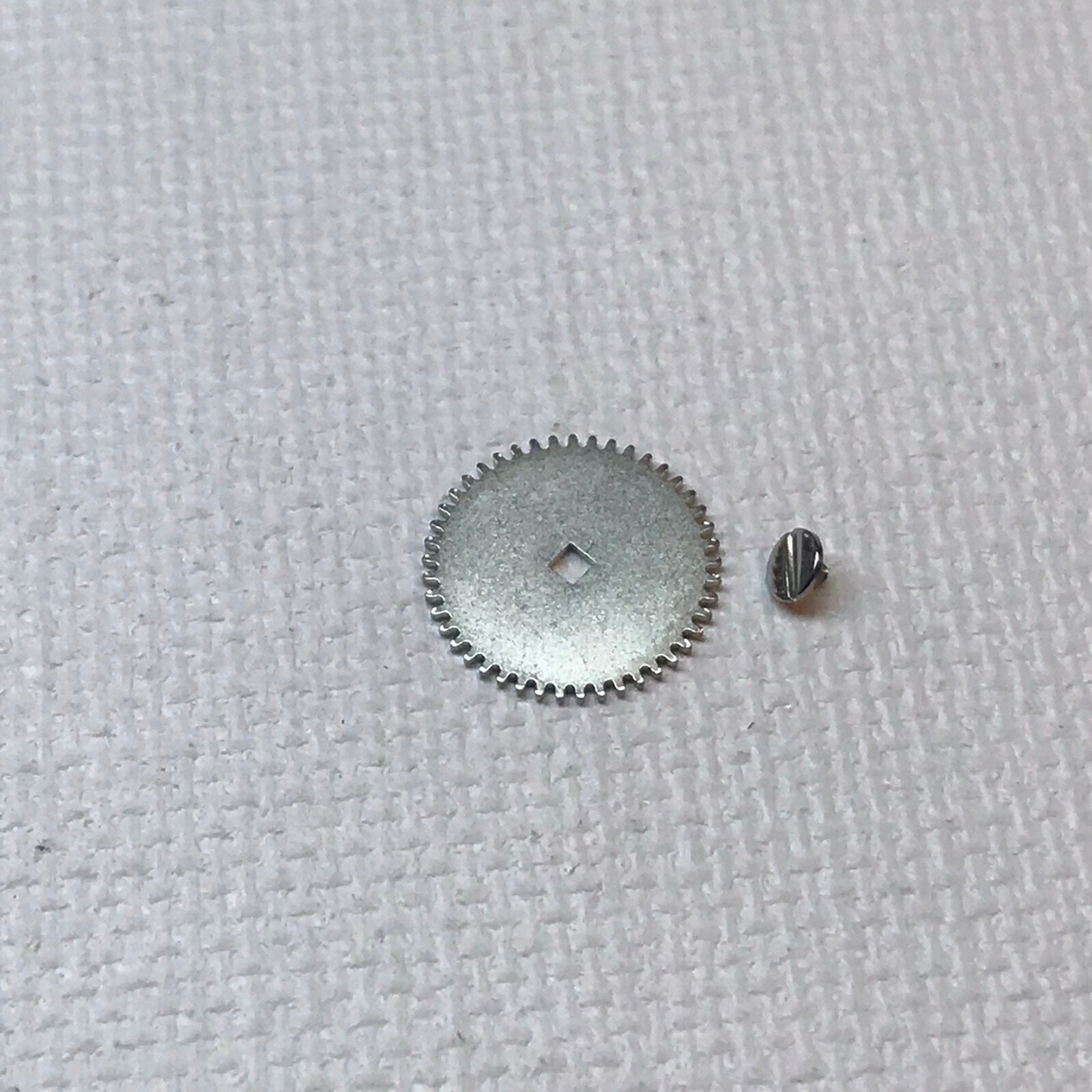 Standard ST Cal. 1686 Ratchet Wheel Original Watch Part / T798
