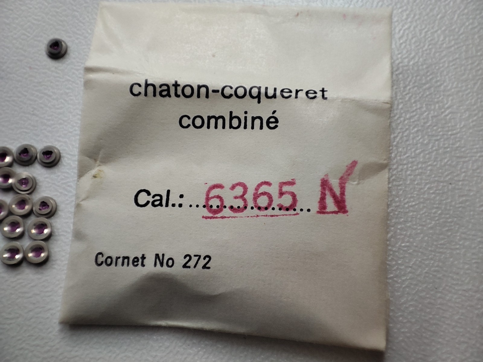 Kitten coqueret combines cal 6365N hornet no 272 x1 paper bag per buy