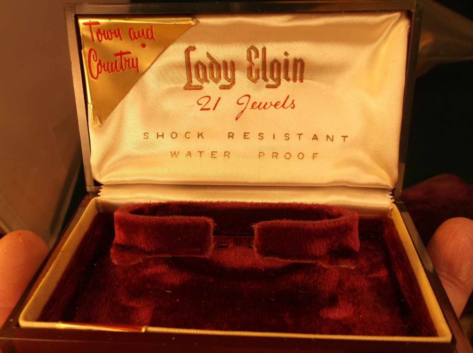 FANTASTIC VTG “LADY ELGIN 21 JEWELS, TOWN & COUNTRY” WRISTWATCH BOX, BURGUNDY