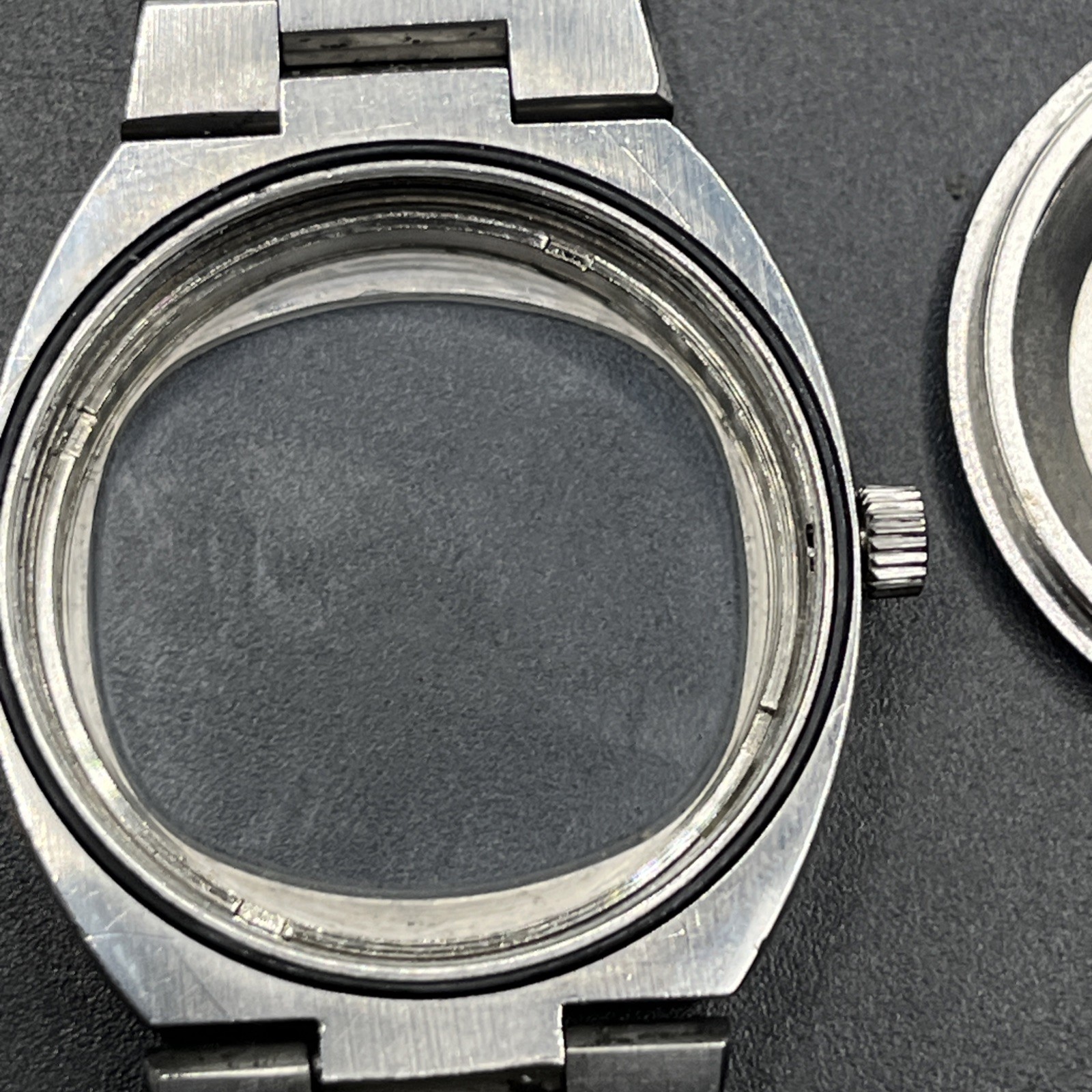 Girard Perregaux Gyromatic 9393HA Case (015)