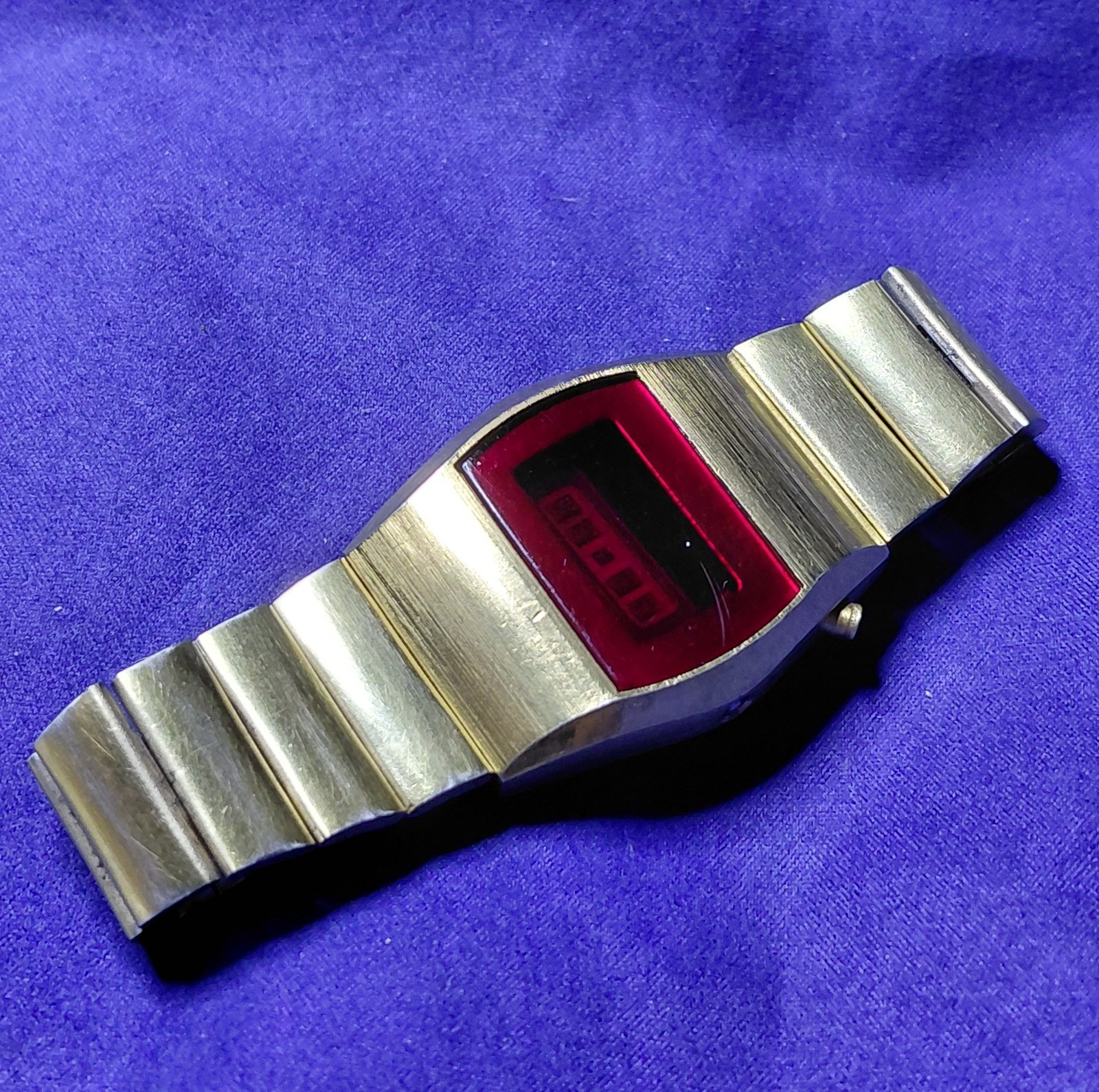 Empty Men’s Goldtone Red LED Screen Watch Case w/Band *Only * Very Clean