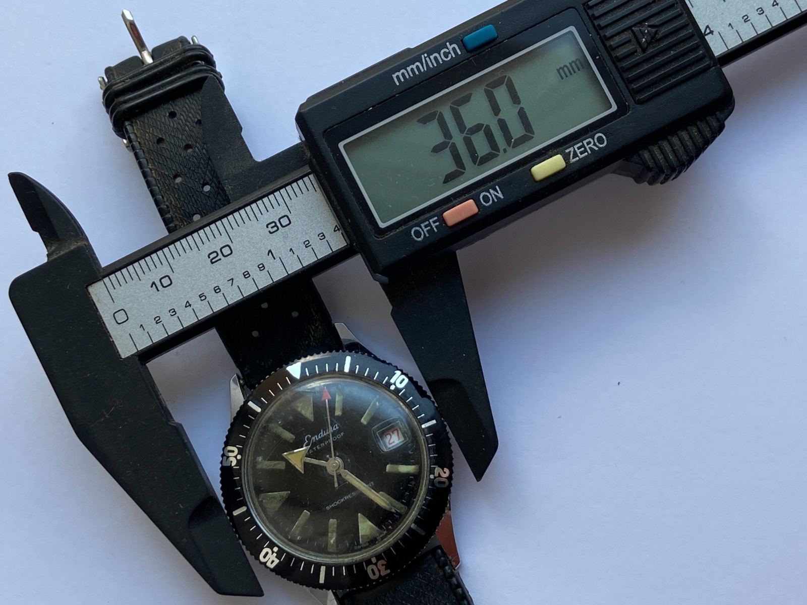 VINTAGE MEN WRIST WATCH SALE FOR PARTS DIVER ENDURA DATE CAL. EB 8800 1 JEWEL