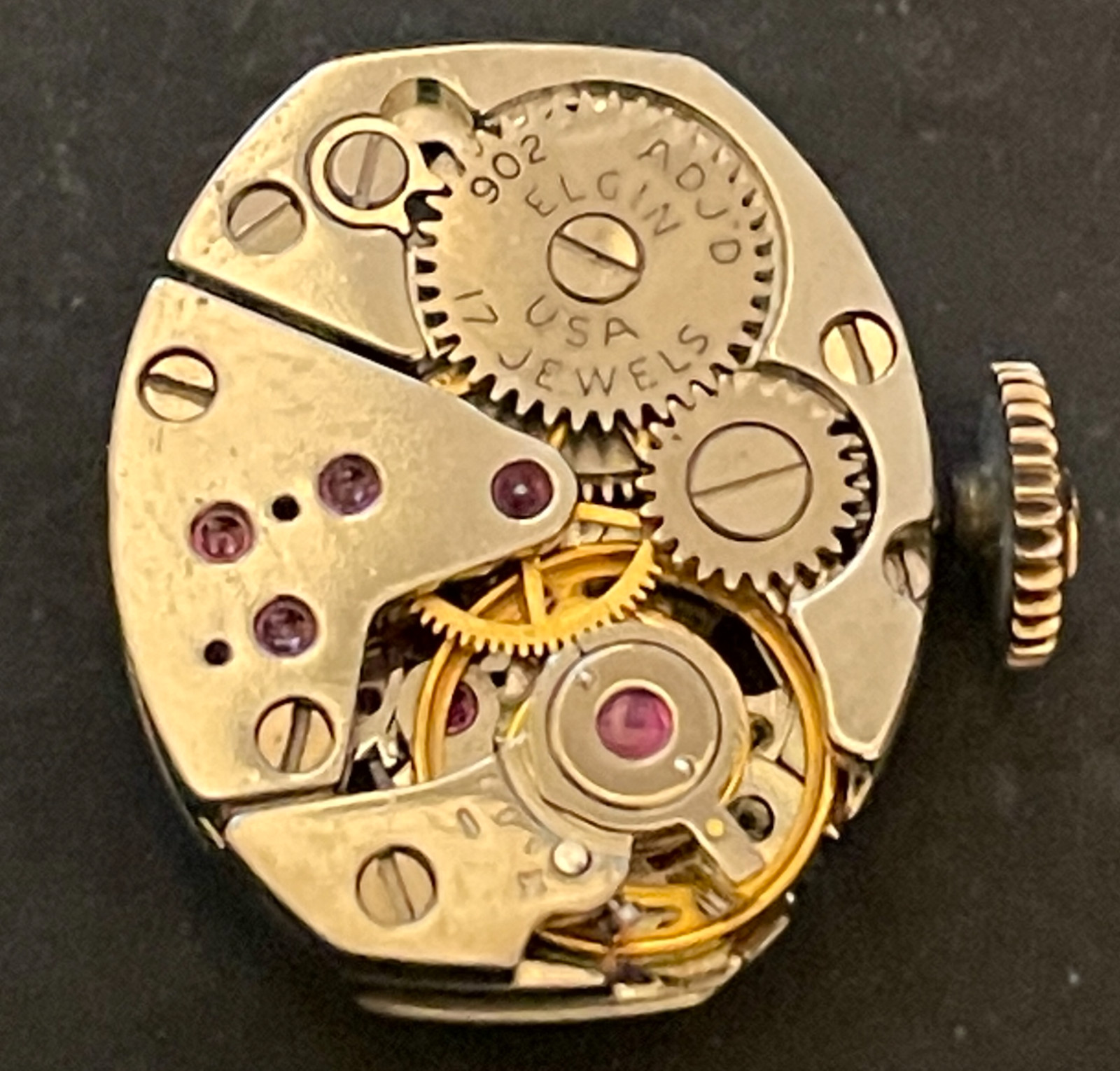 Vintage Elgin Cal 902 Ladies Watch Movement Running Ticks 17j USA