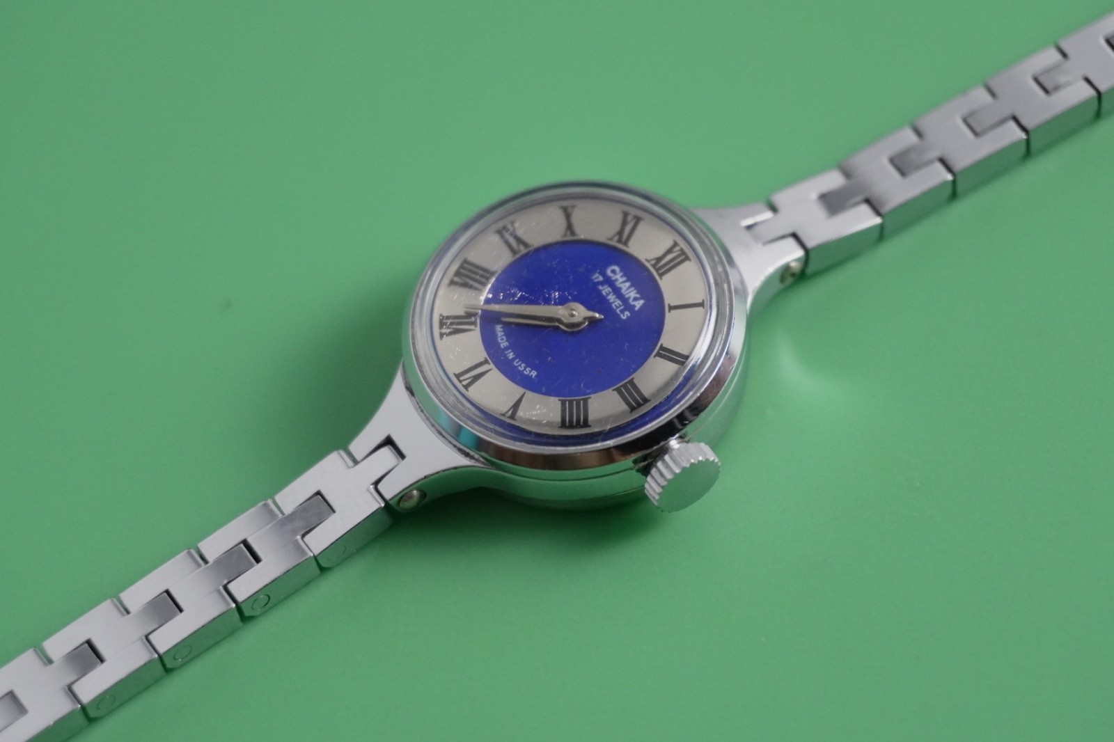 Vintage Chaika 1601A Mechanical Ladies Watch For Parts Repair. Runs.
