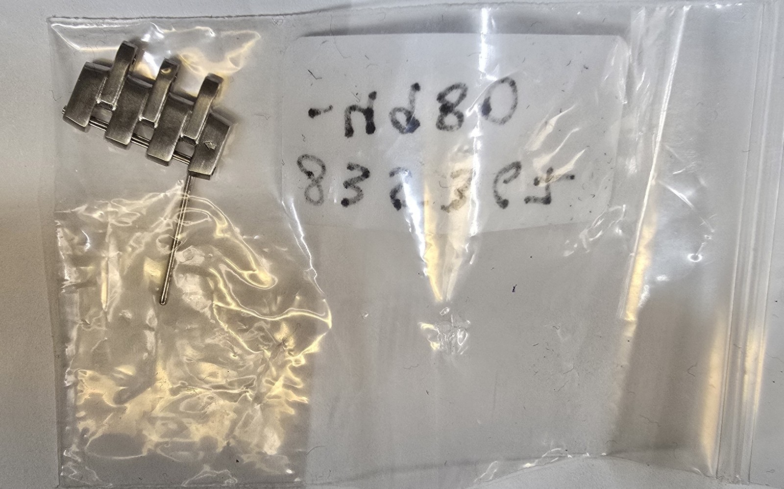 Bulova C835387 One Link Original Silver Tone With Pin.