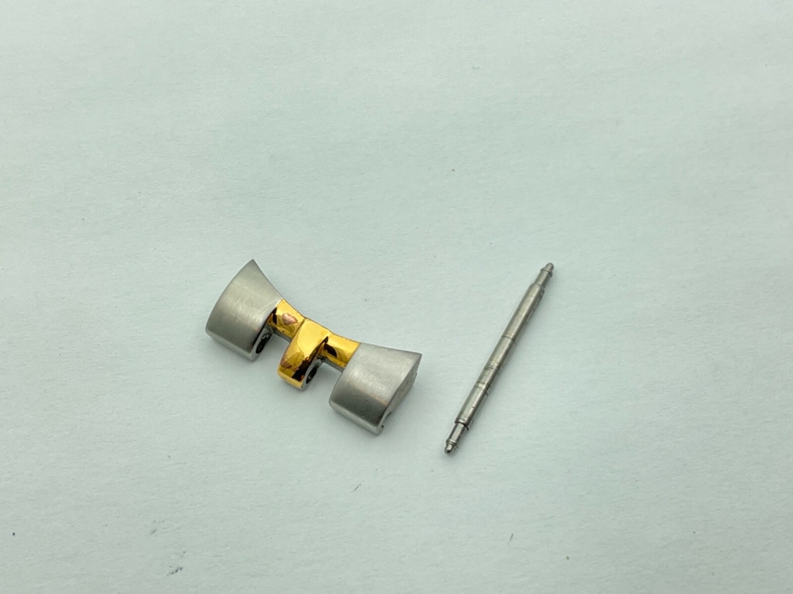 Movado Band End Caseback # 07 1 19 1264 two tone gold and silver finish 22mm