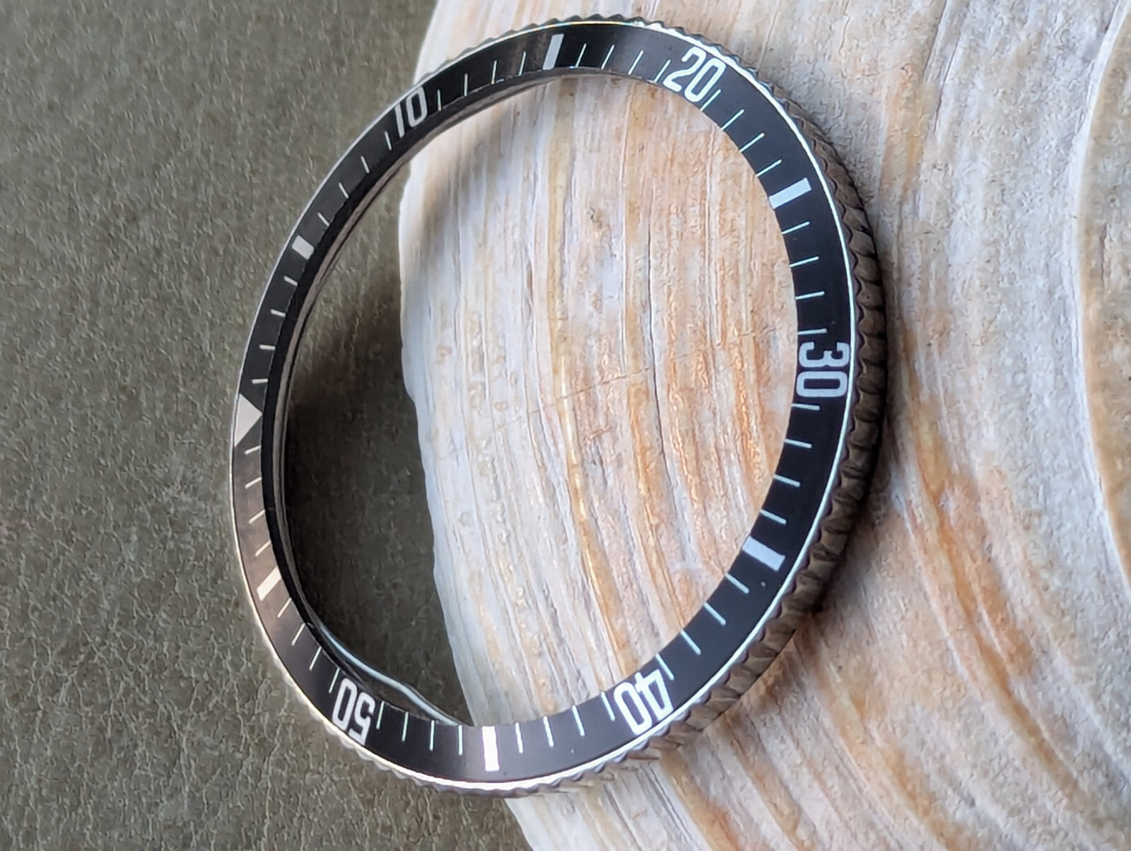 Vintage 1960’s Caravelle Sea Hunter Diver SS Bezel/Black Insert/Tension Spring