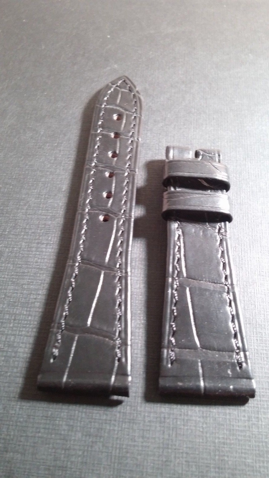 Milus Band Alligator Black with Black stitch, 18/14mm, 60/90mm lengths SHORT (18