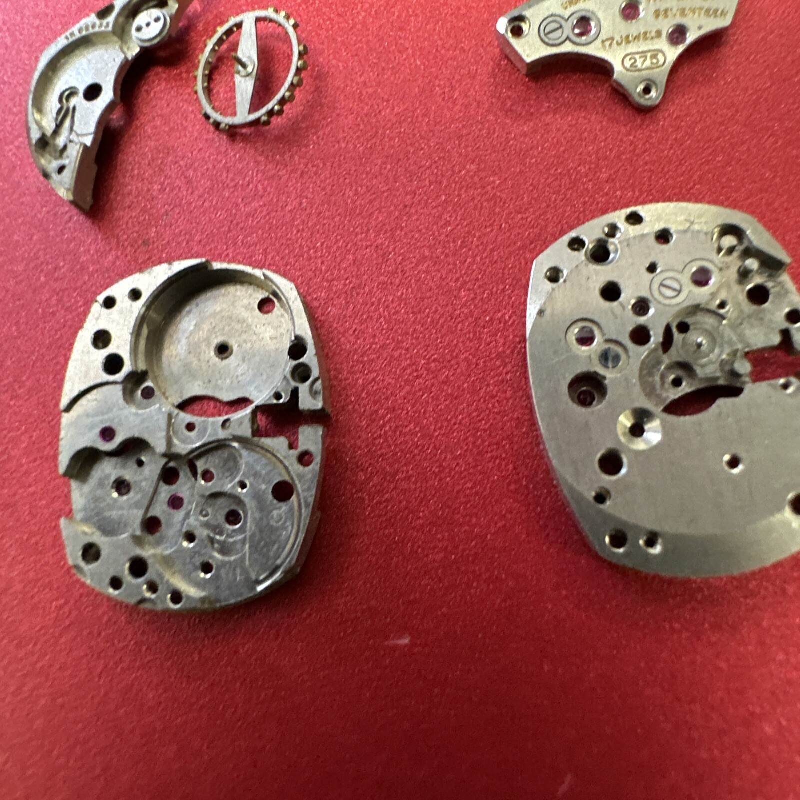 Vintage Gruen Precision 275-295 17jewel wrist watch movement For Parts & Repairs