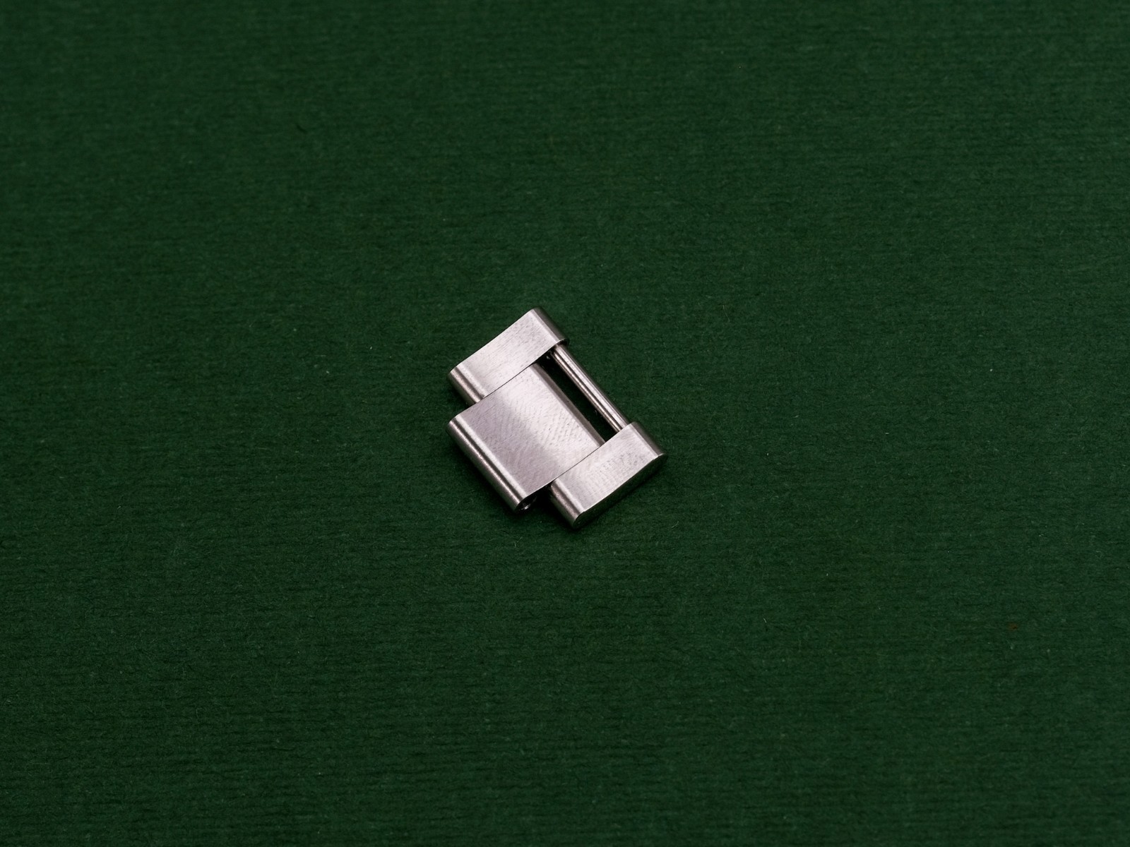 Authentic Rolex Oyster Bracelet Link 17mm for Sky-dweller 326934 – Solid