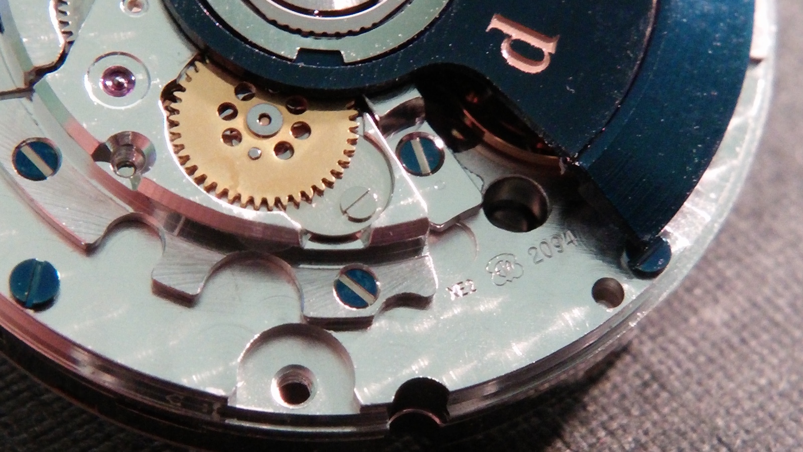 ETA 2094 Chronograph automatic calendar movement, deLaCour 33 Jewels