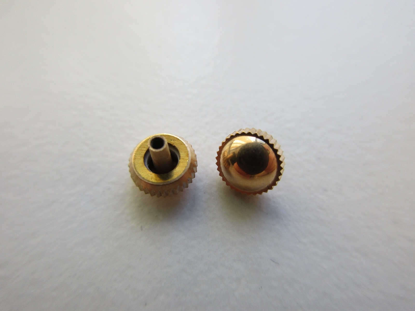 Rosé plated “long post” ø 5.2 mm – stem thread 1.0 mm -tube 2.5 mm watch crowns