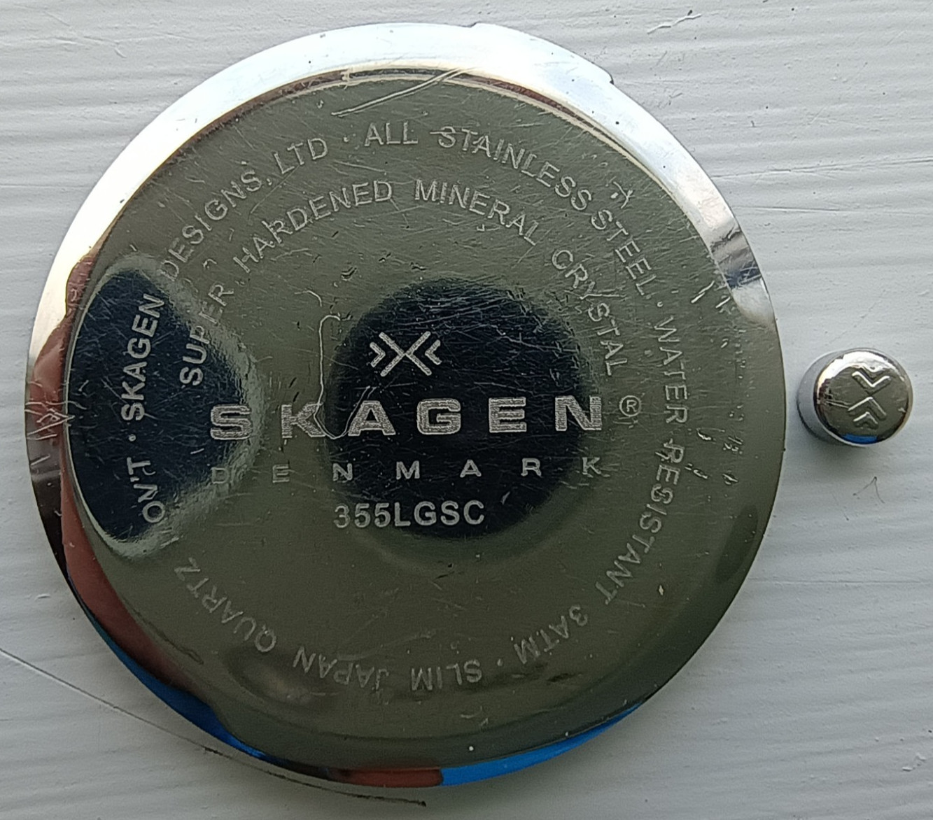 SKARGEN – Men’s Wristwatch – Salvaged Spare Parts – CROWN + BACK PLATE