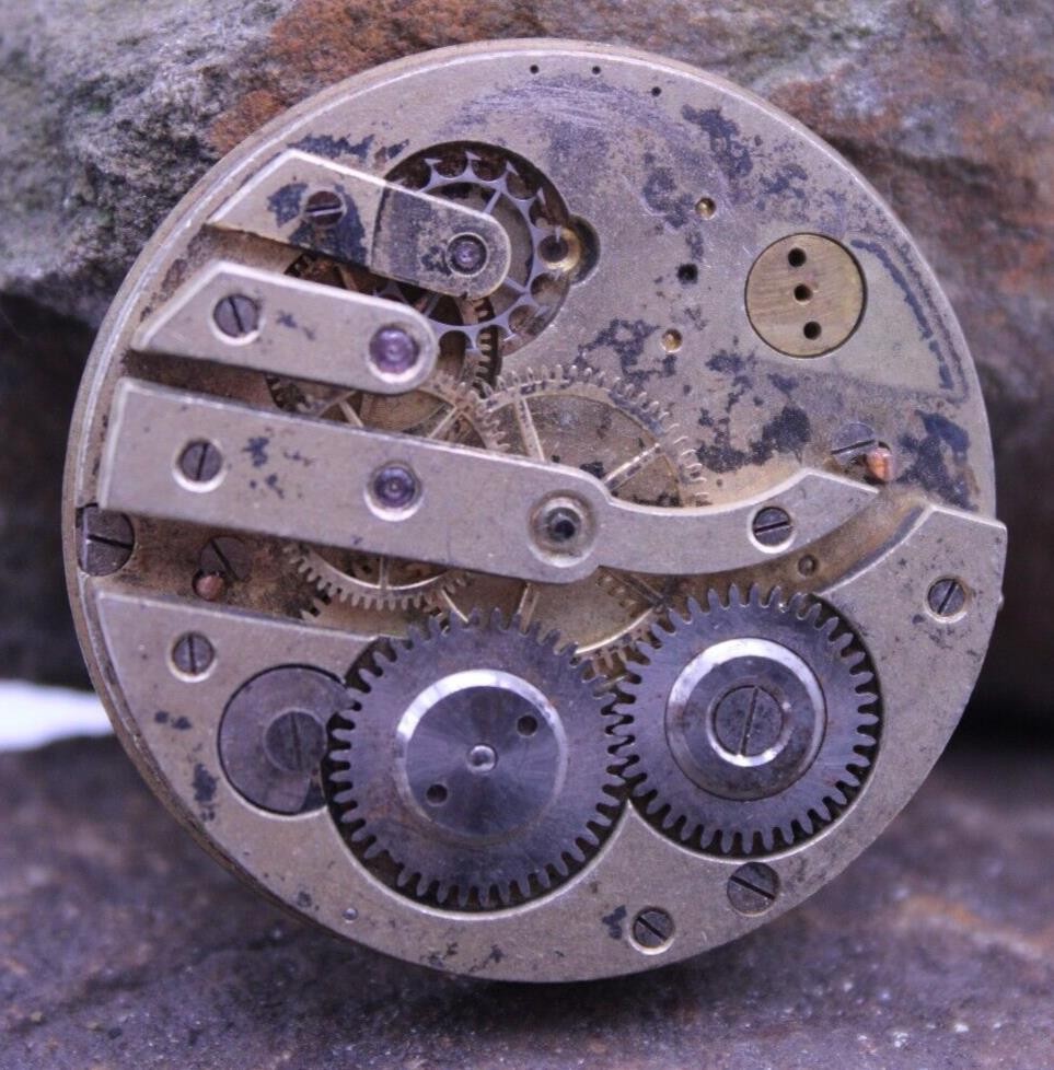 SWISS POCKET WATCH MOVEMENT 40.5mm FOR SPARES OR REPAIR (A12)
