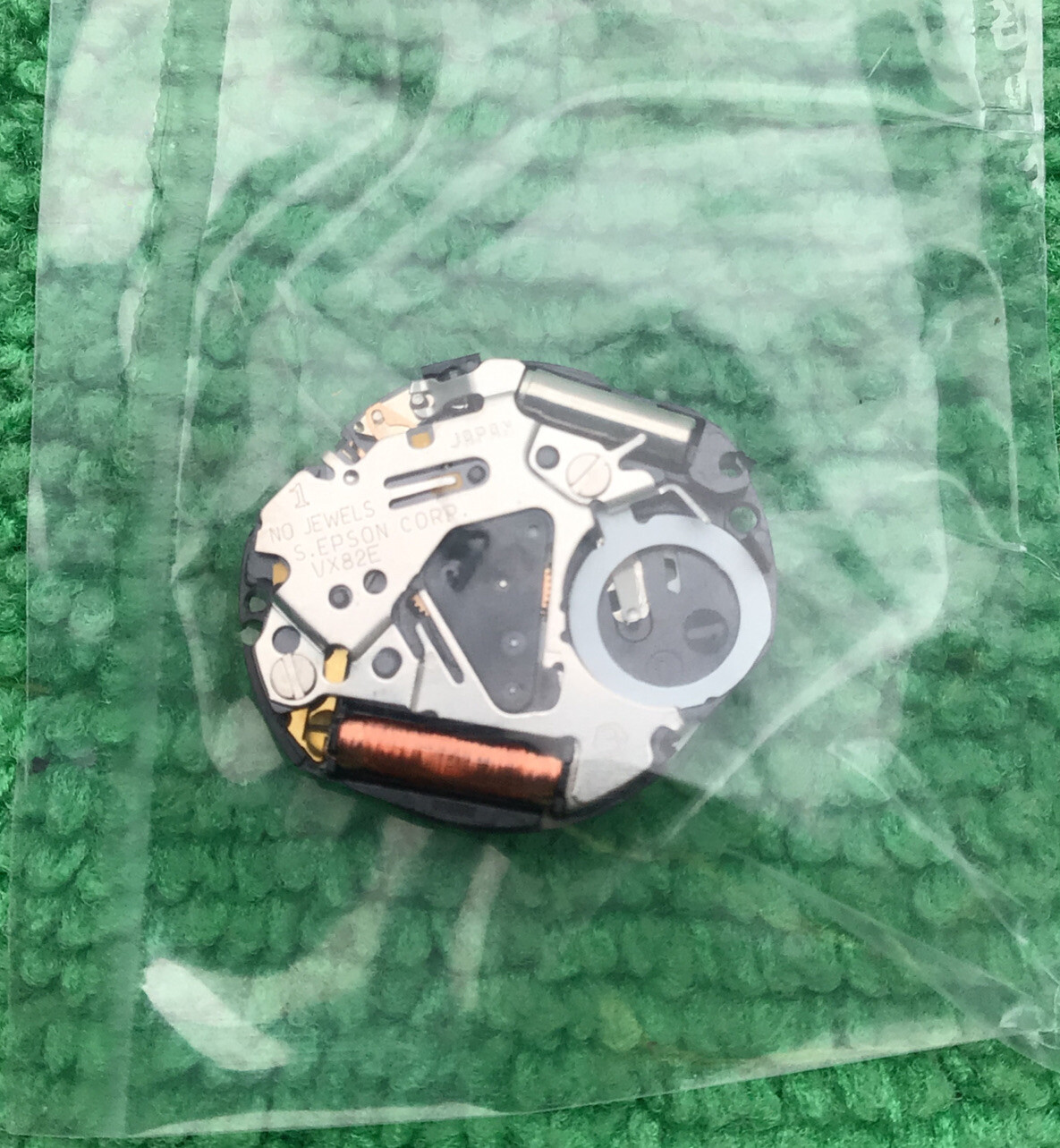 SEIKO VX82 Replacement Japan Movement With Stem, Date At 3, NOS