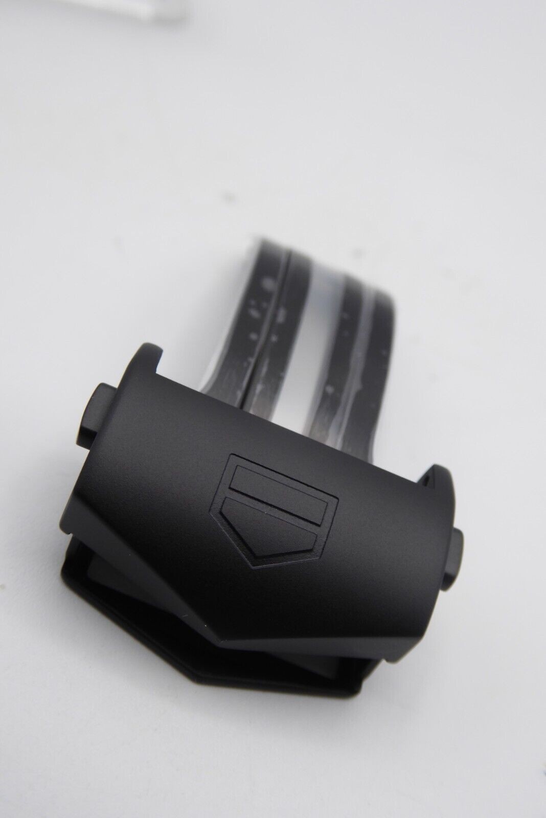 Tag Heuer Carrera Calibre Heuer 01 Titanium black deployant buckle 20mm