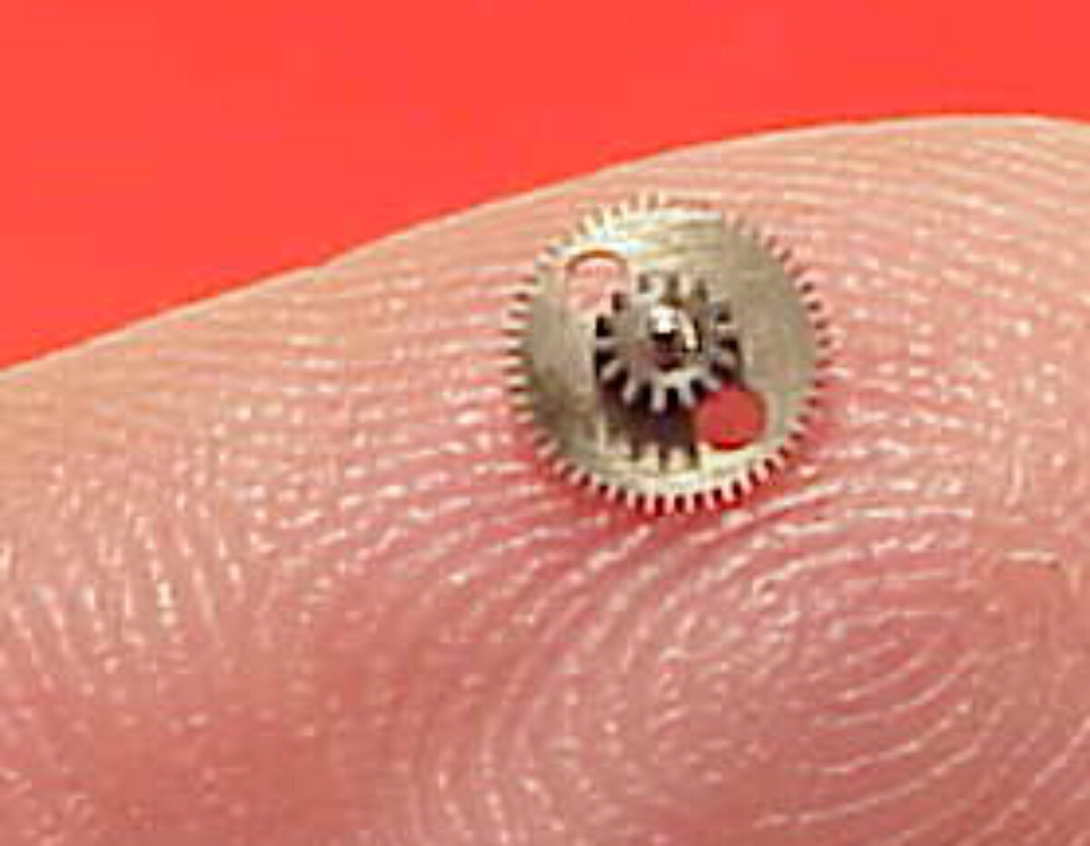 #J Rolex bubbleback 620 630 Watch 9 3/4 NA automatic part 1st intermediate wheel
